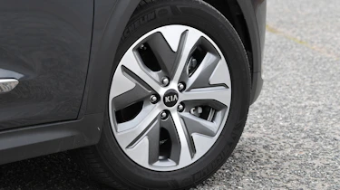 Kia e-Niro - wheel