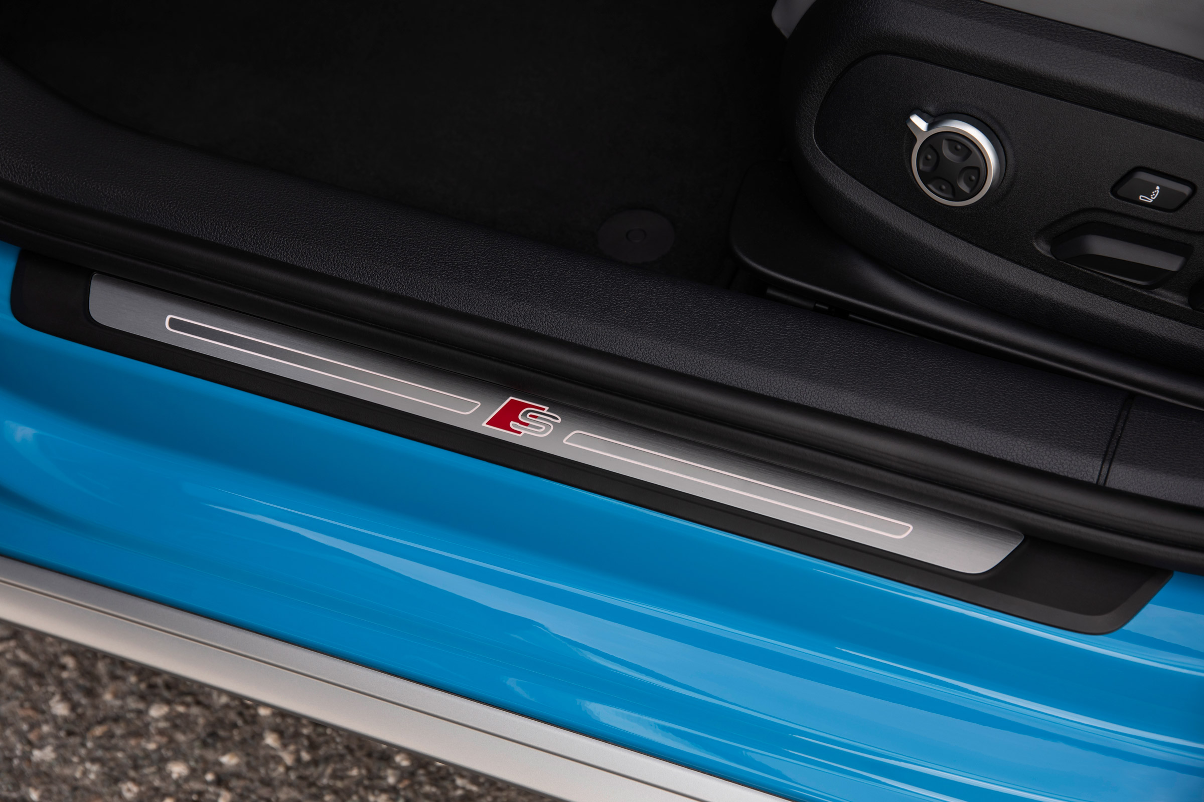 2019 Audi S4 saloon sill