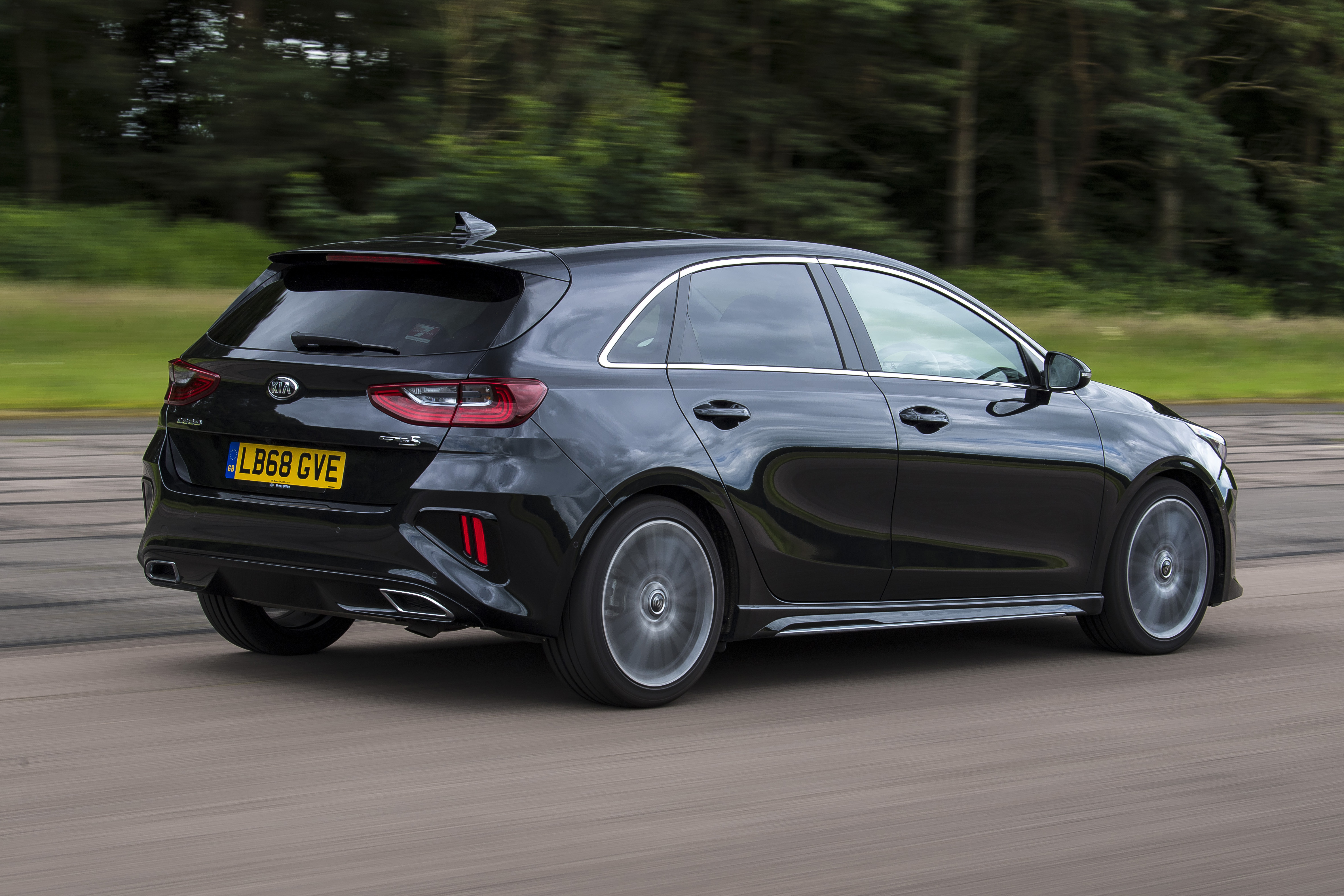 Kia Ceed rear tracking