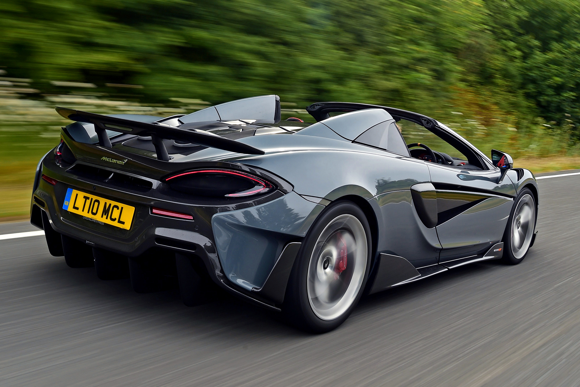 McLaren 600LT Spider - rear tracking