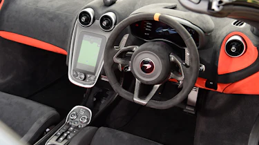 McLaren 600LT Spider - interior