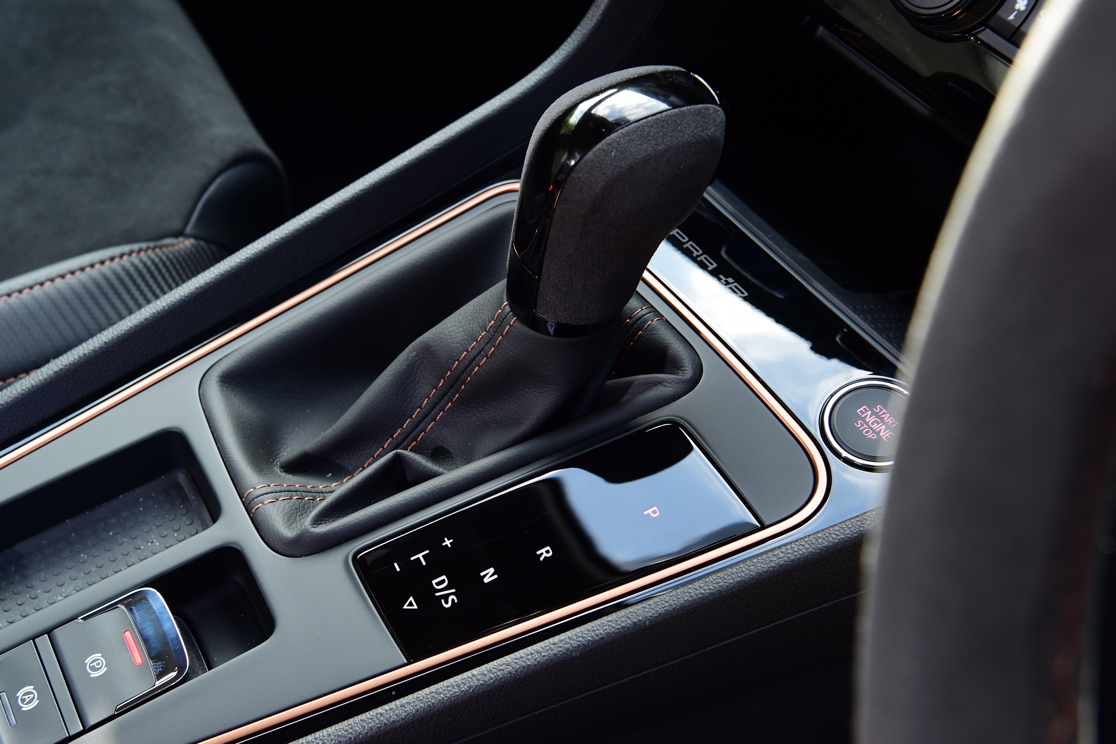 SEAT Leon Cupra R ST ABT - gear lever