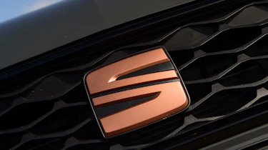 SEAT Leon Cupra R ST ABT - front badge