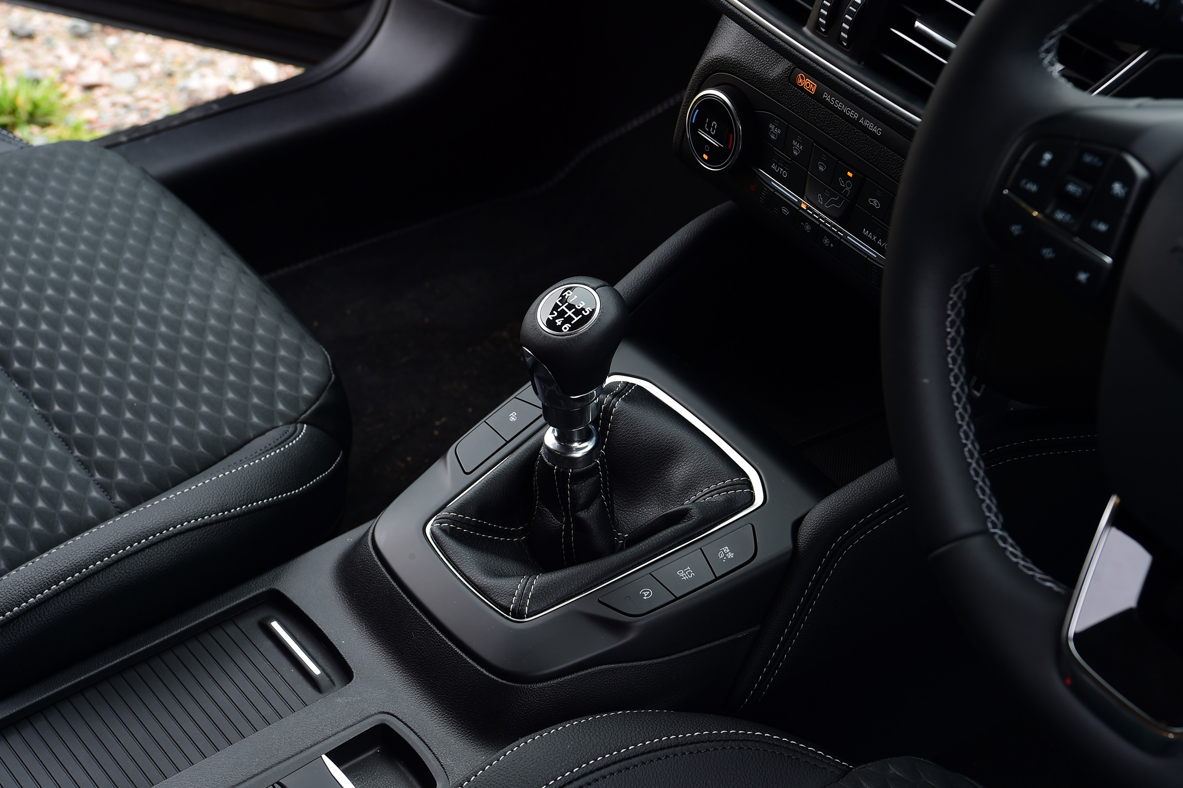 Long term review: Ford Focus Titanium X - gearstick