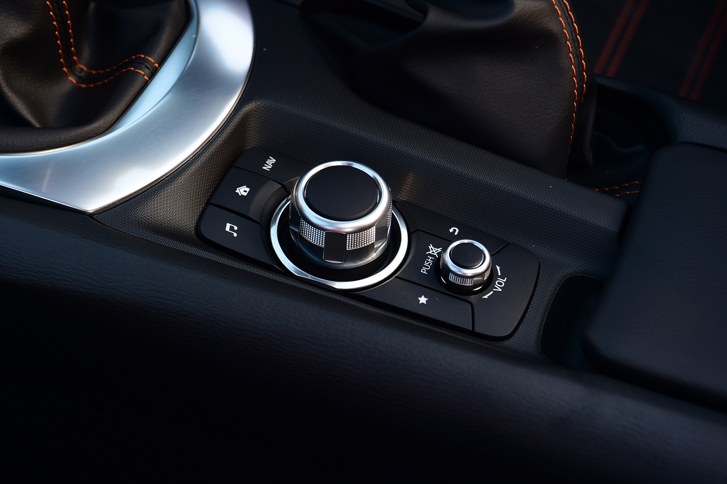 Mazda MX-5 30th Anniversary - centre console
