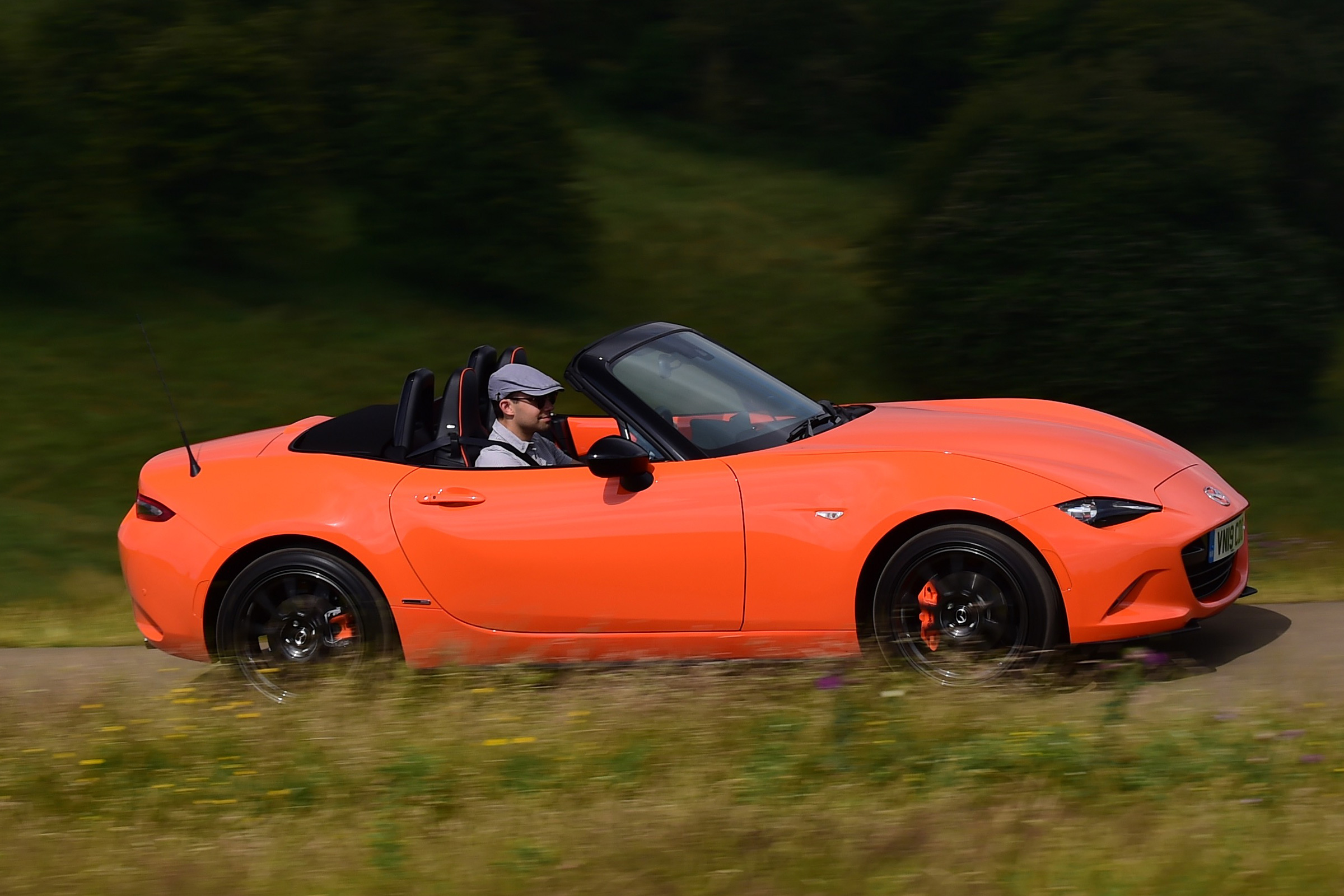 Mazda MX-5 30th Anniversary - side tracking