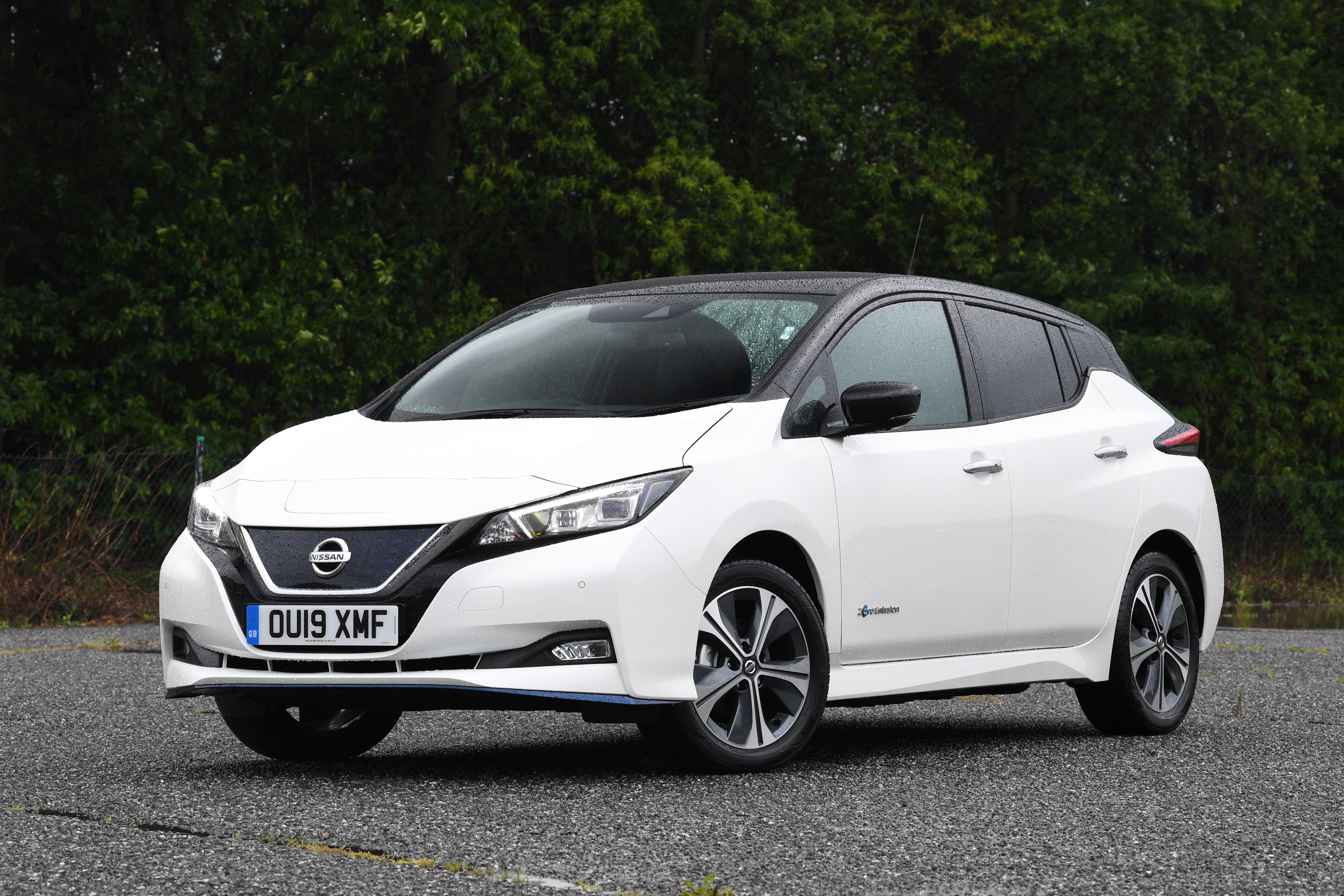 Nissan Leaf front static