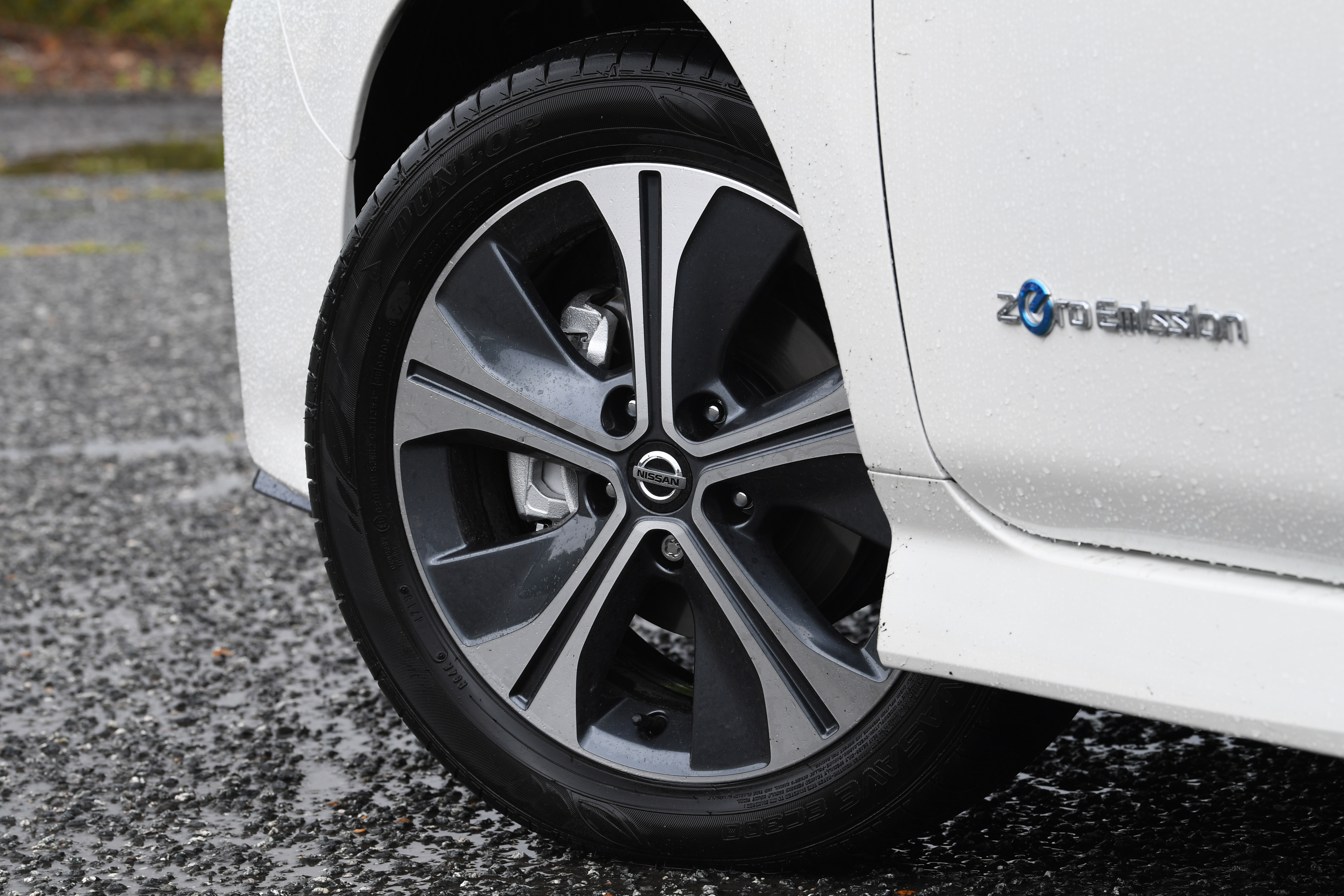 Nissan Leaf wheel
