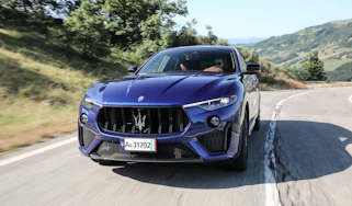 Maserati Levante Trofeo front tracking