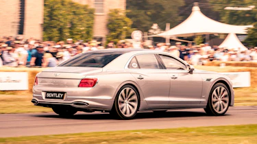 Bentley Flying Spur - side tracking