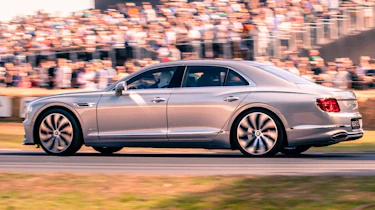 Bentley Flying Spur - side tracking