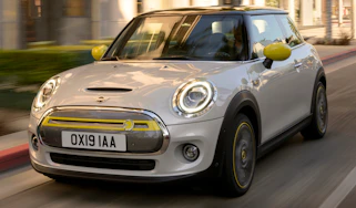 MINI Electric - front 3/4 tracking