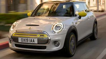 MINI Electric - front 3/4 tracking