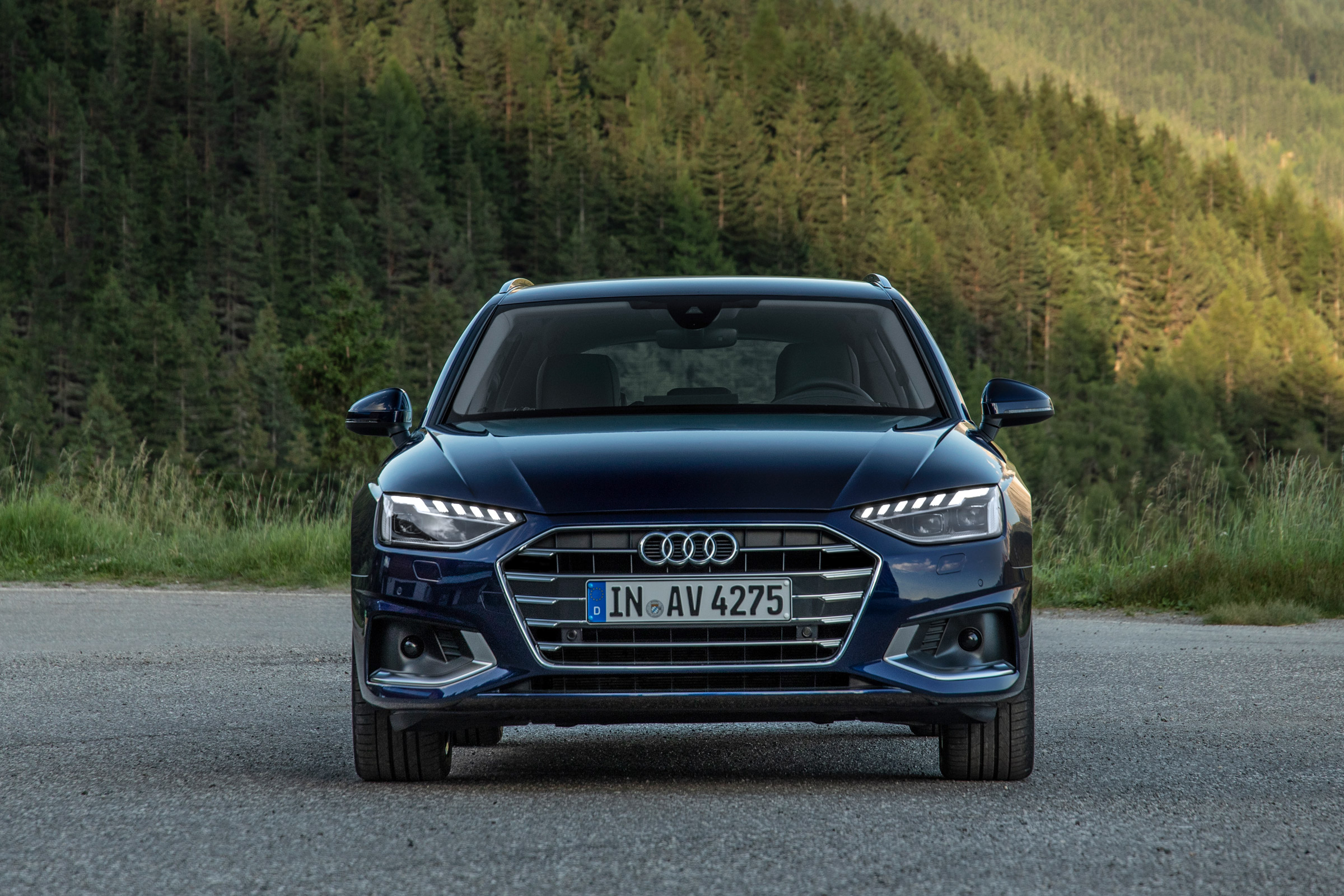 Audi A4 Avant 2019 head on