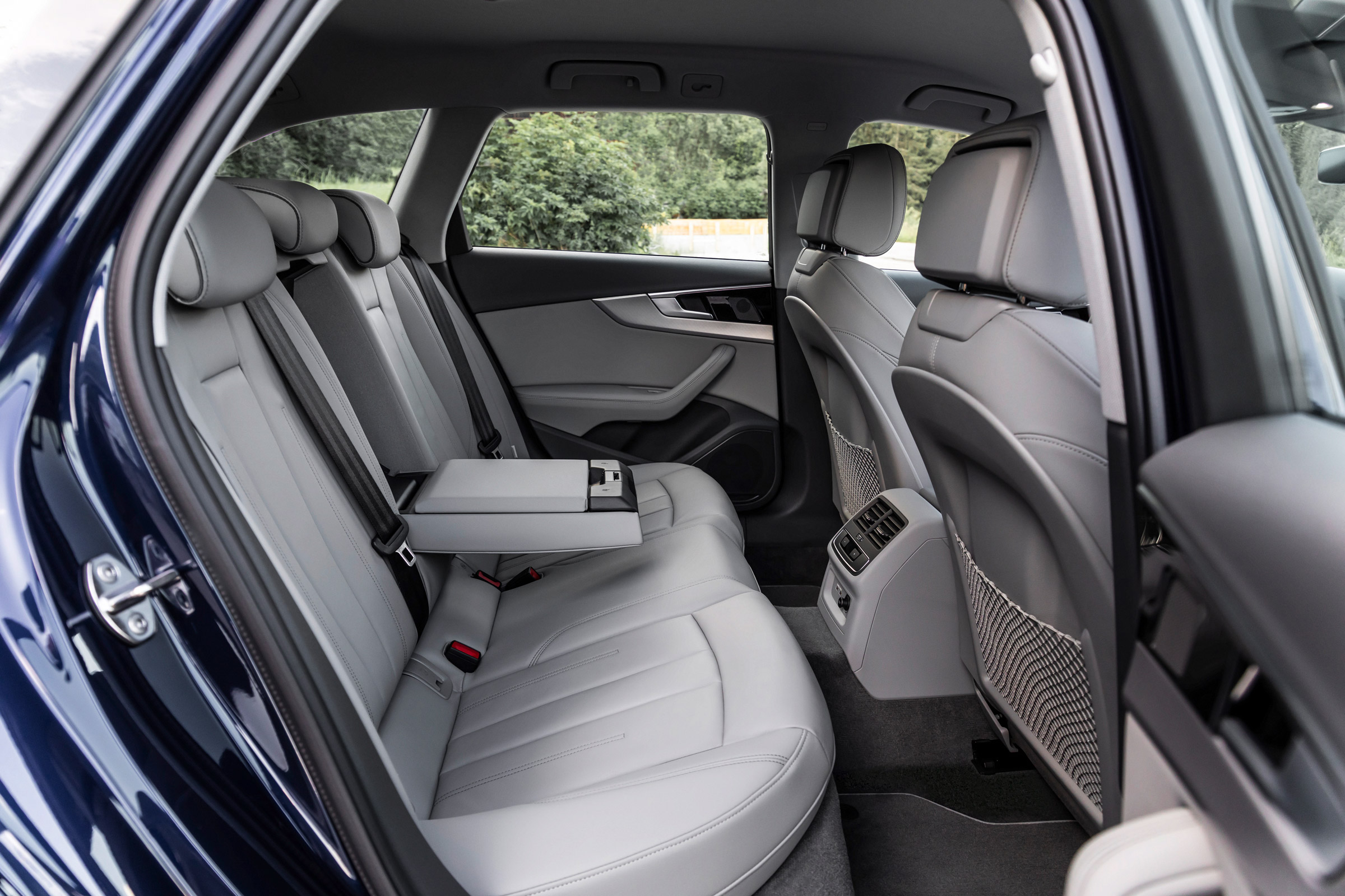 Audi A4 Avant 2019 back seats
