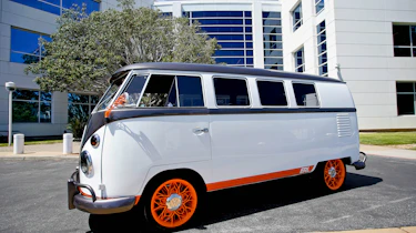 Volkswagen Kombi Type 20 concept - front 3/4 static