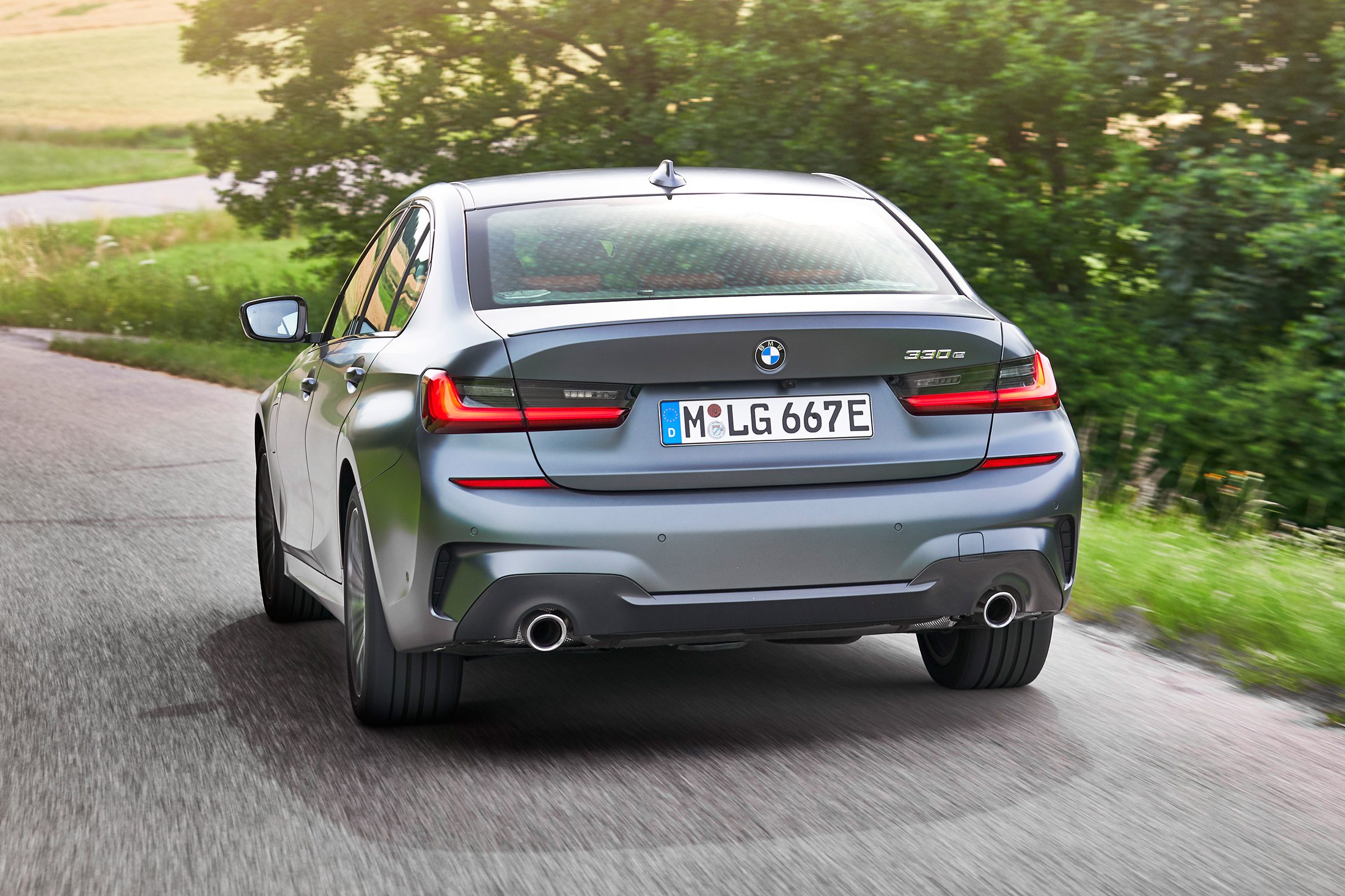 BMW 330e - rear