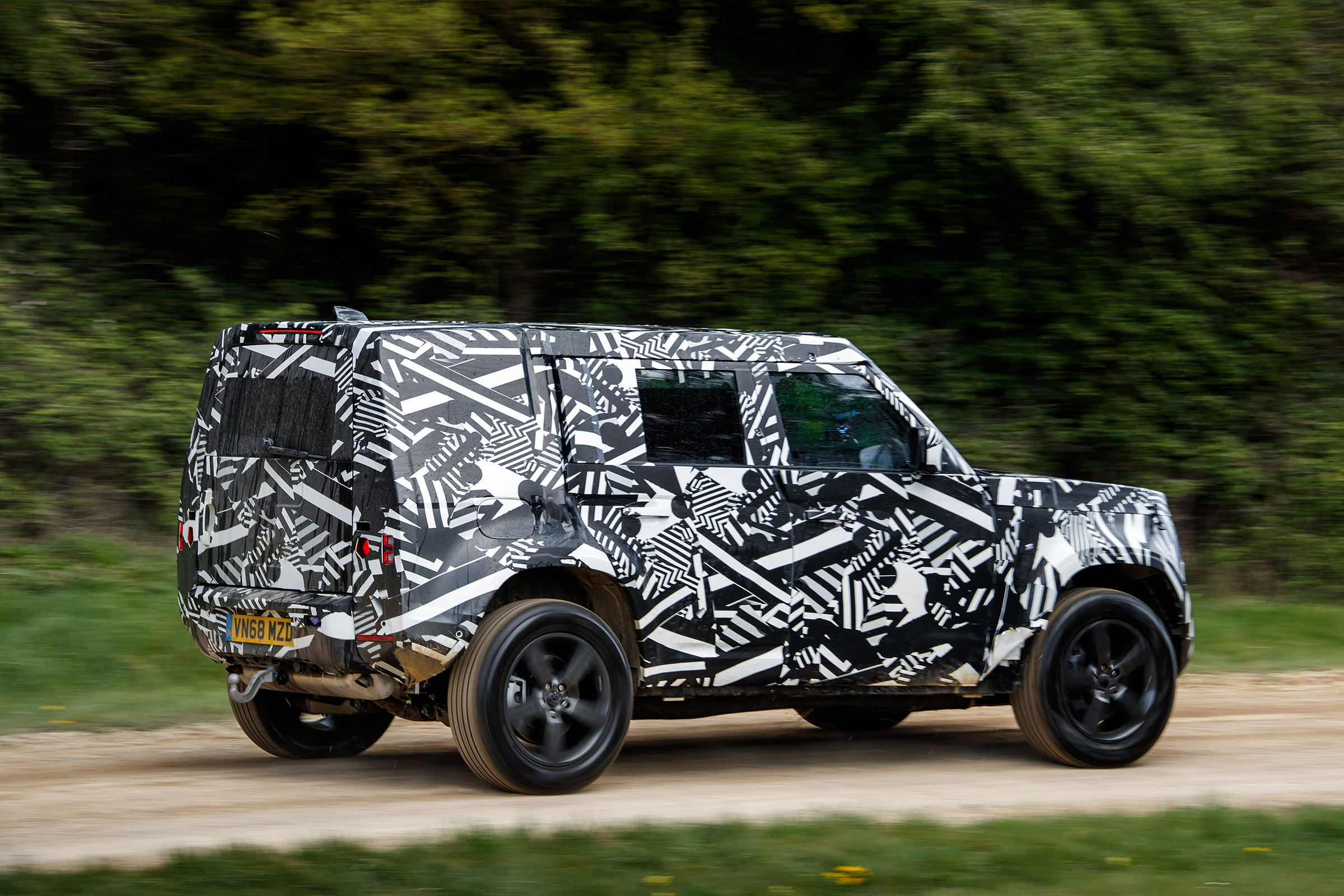 Land Rover Defender - rear