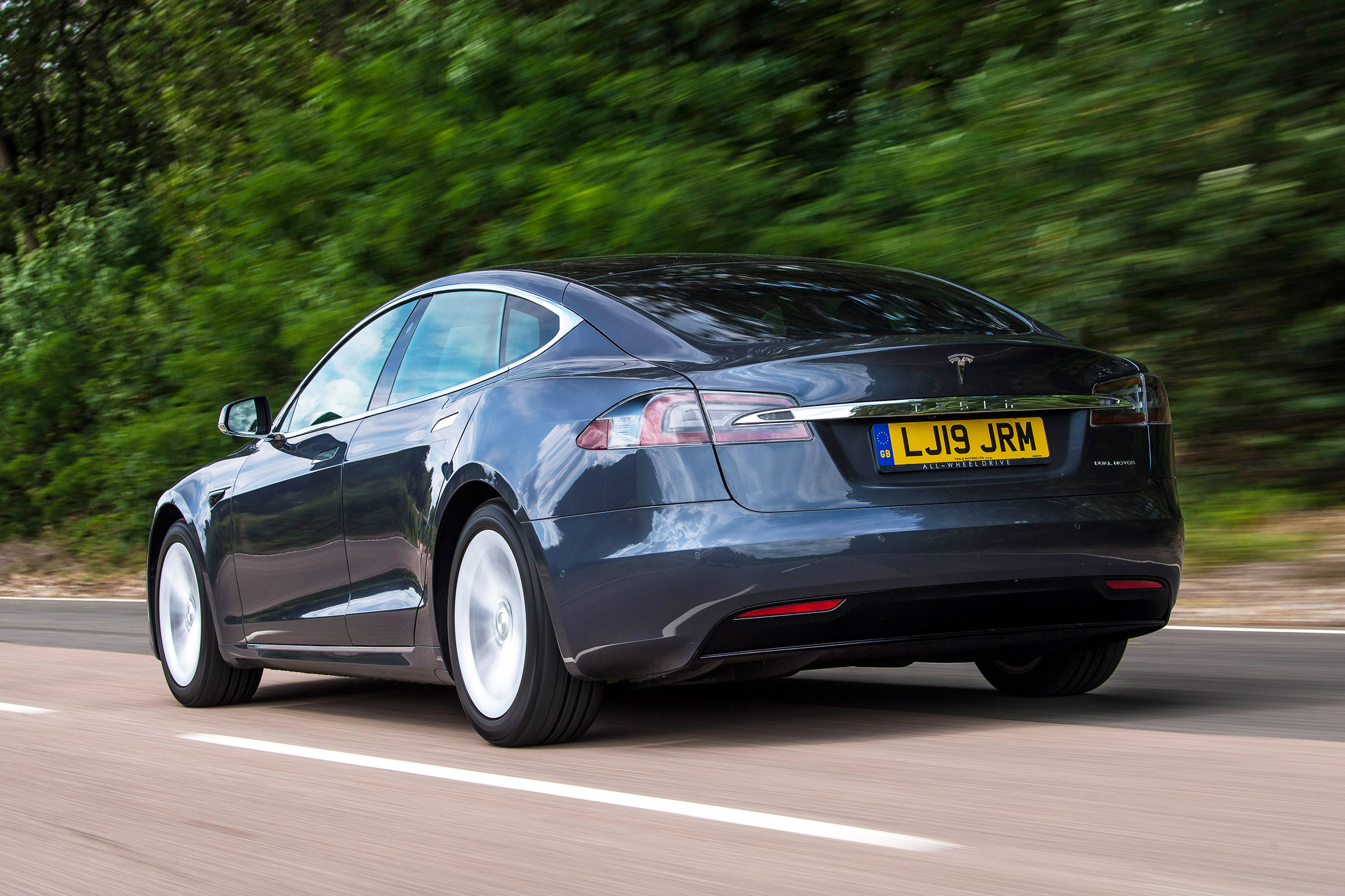 Tesla Model S Long Range - rear