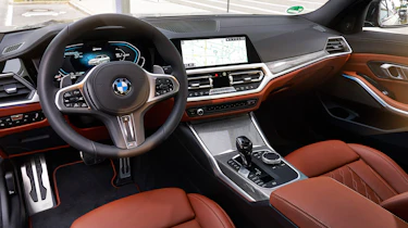 BMW 330e - dash