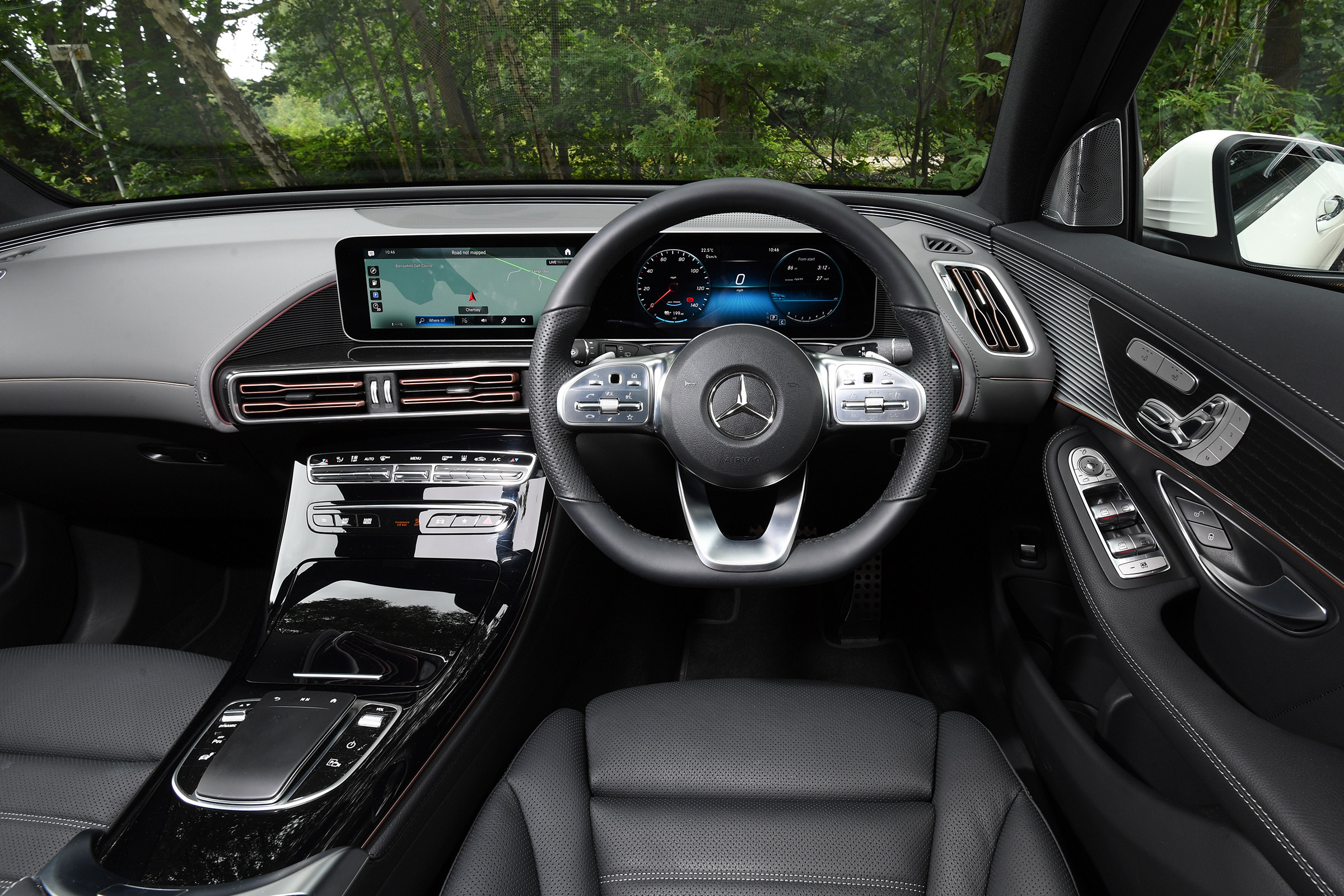 Mercedes EQC - dash
