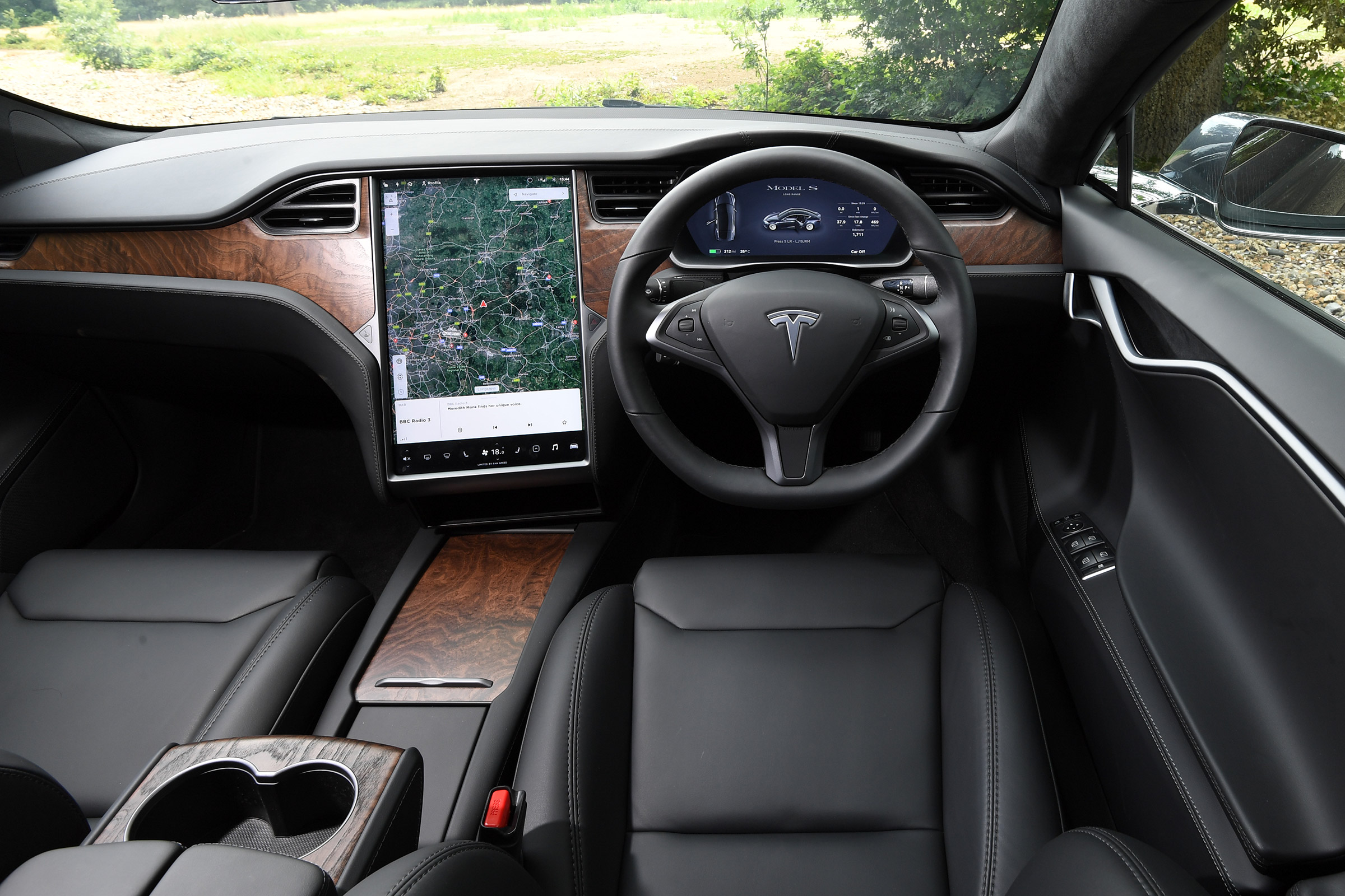 Tesla Model S Long Range - dash