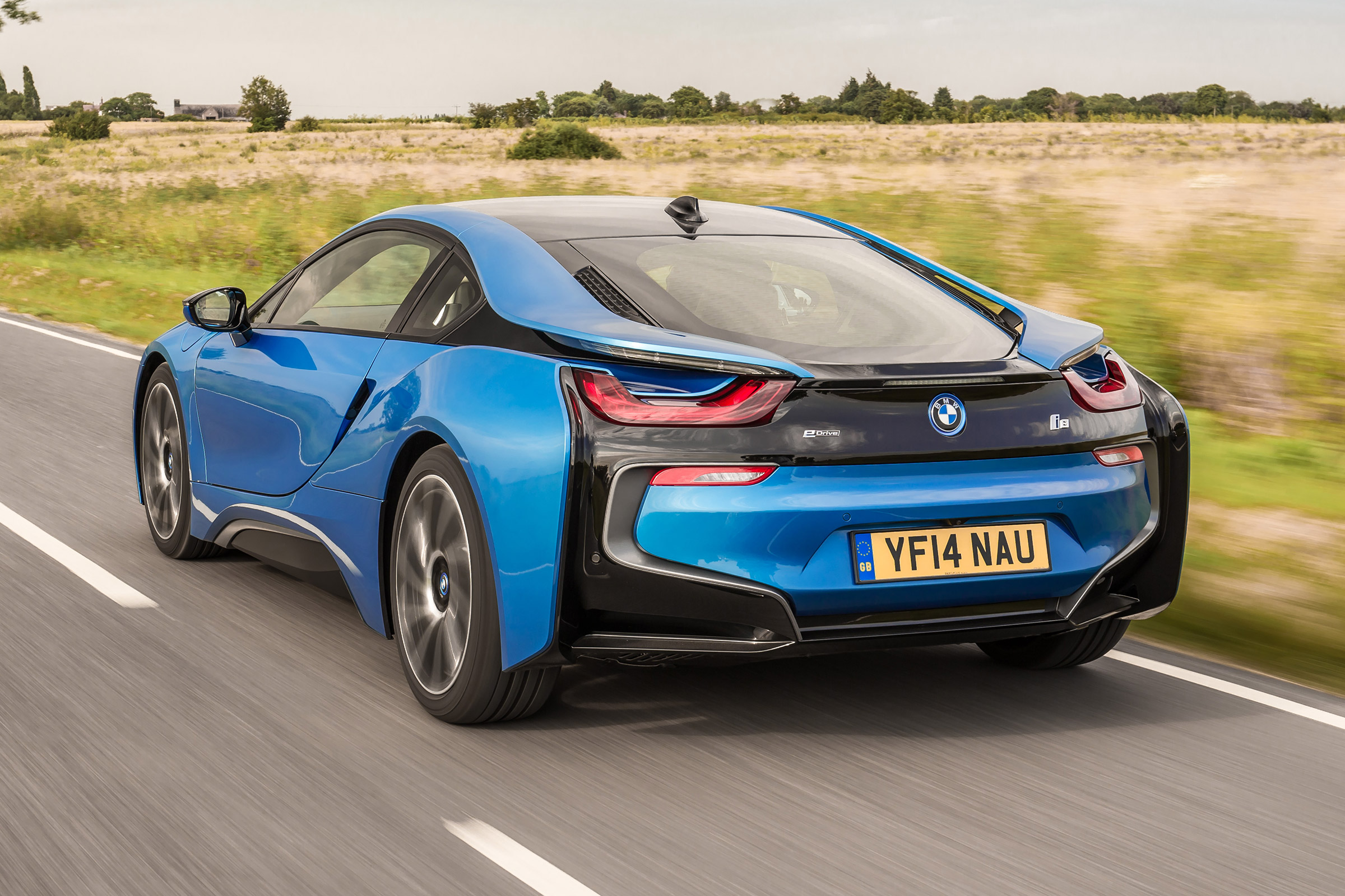 Used BMW i8 - rear action