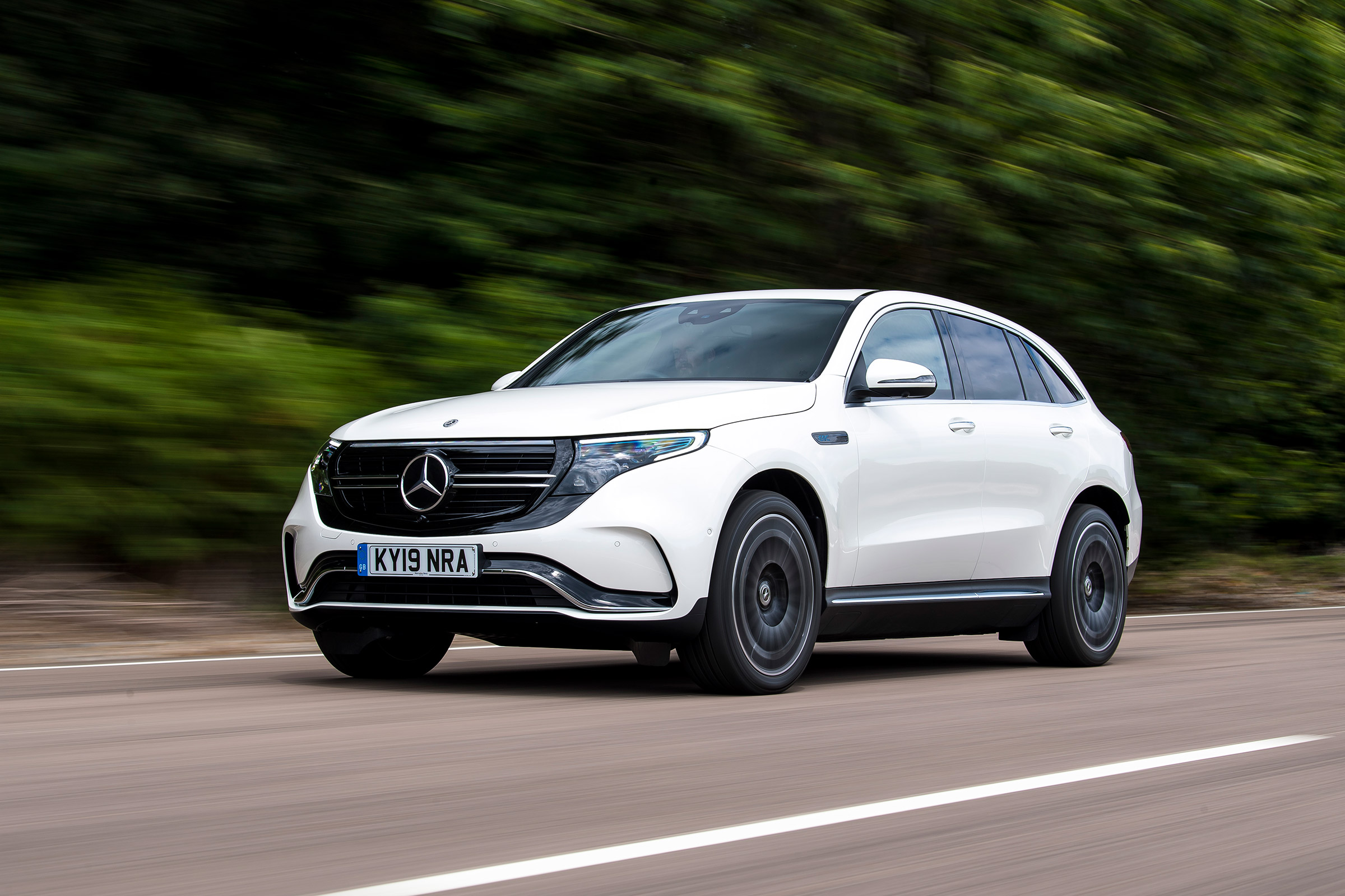 Mercedes EQC - front tracking