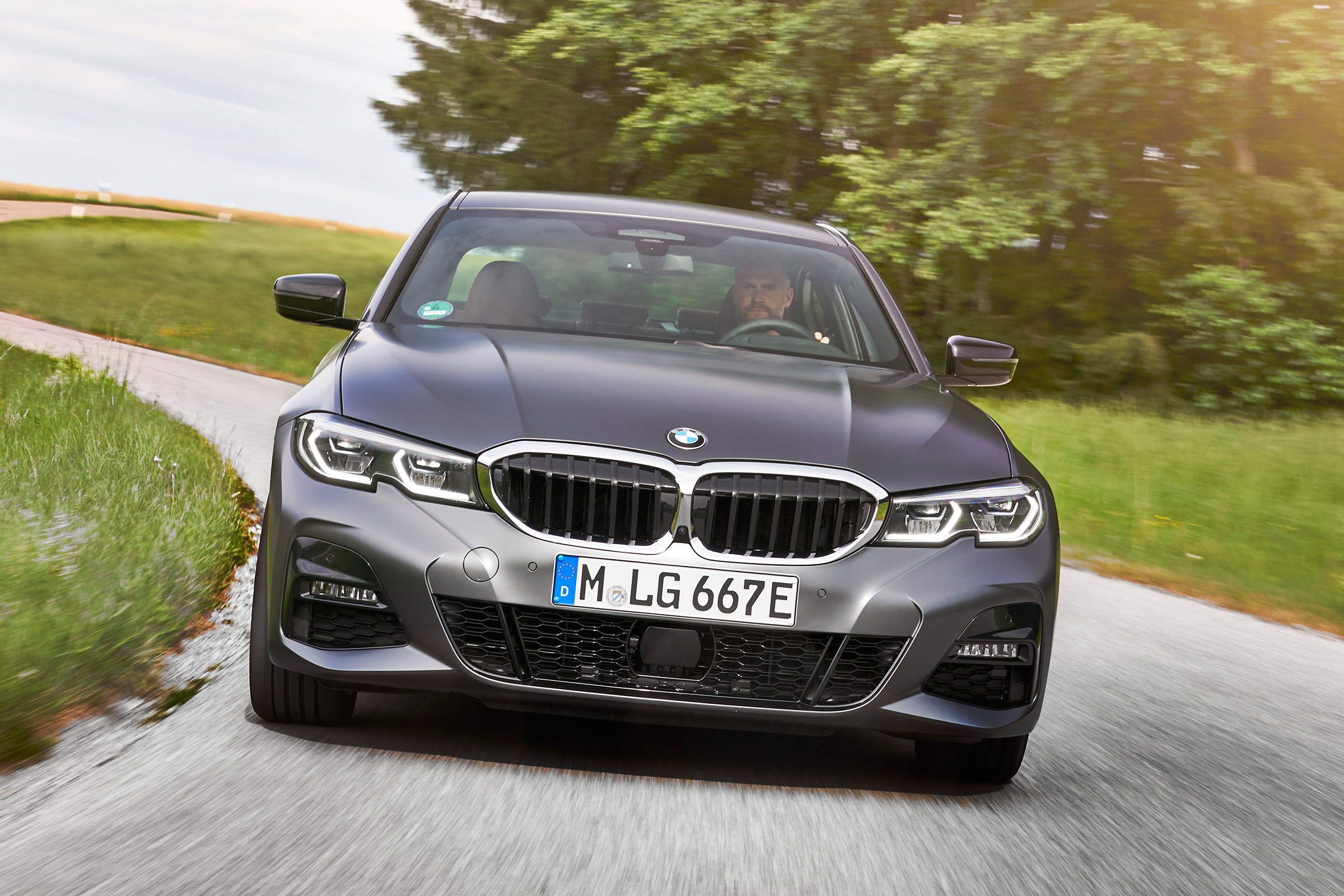 BMW 330e - full front