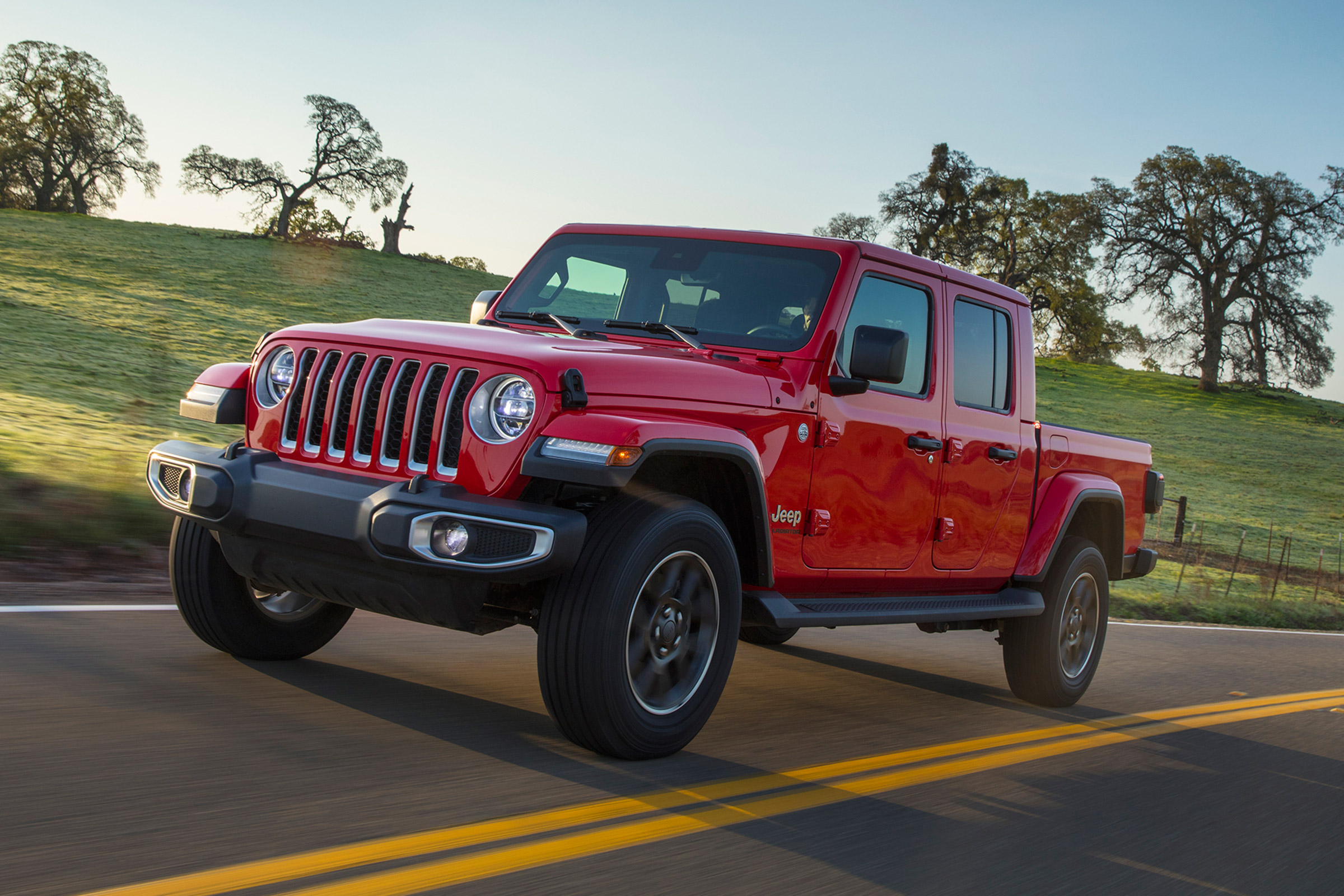 Jeep Gladiator - front action