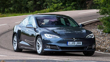 Tesla Model S Long Range - front cornering
