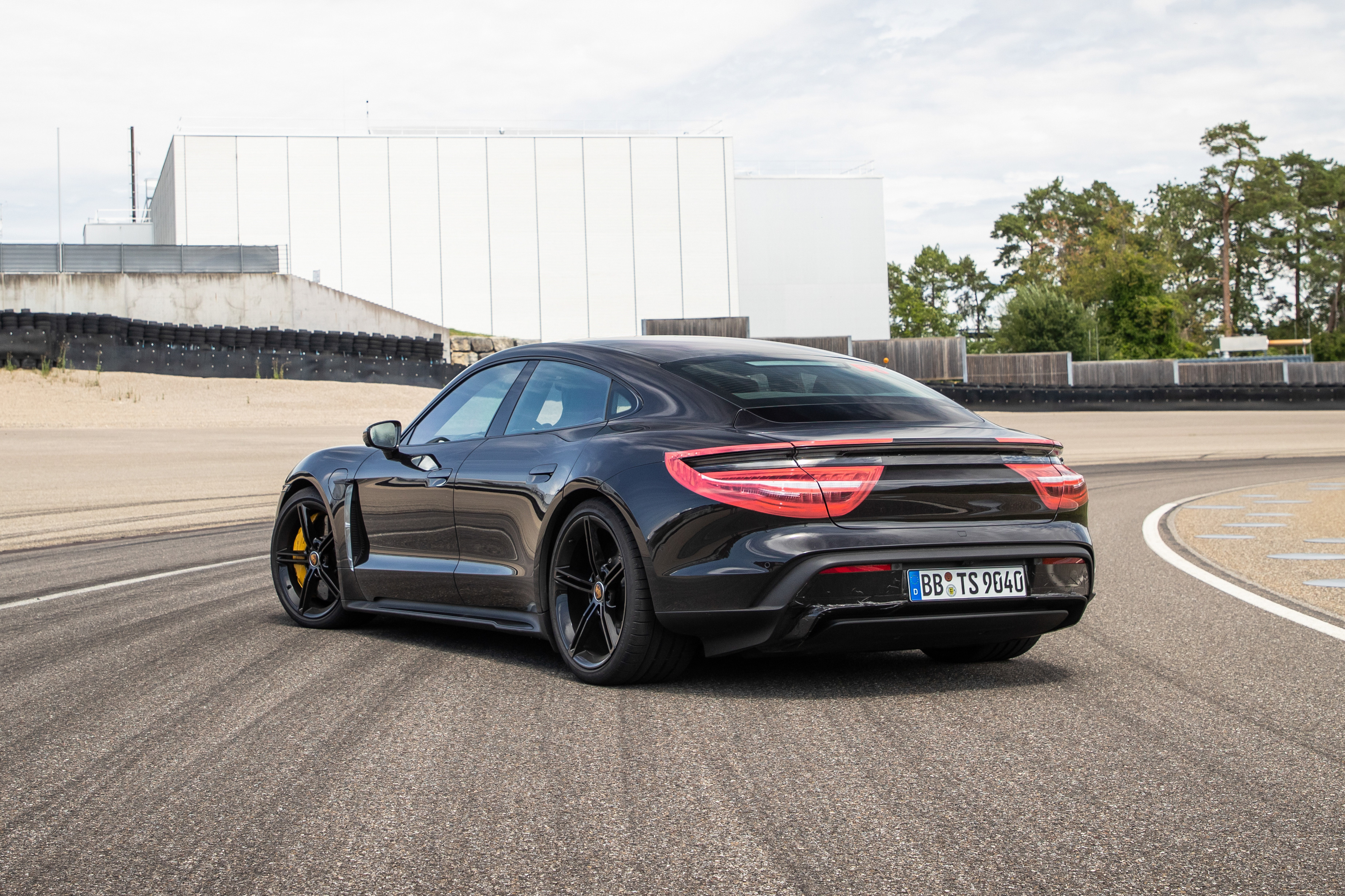 Porsche Taycan - rear static