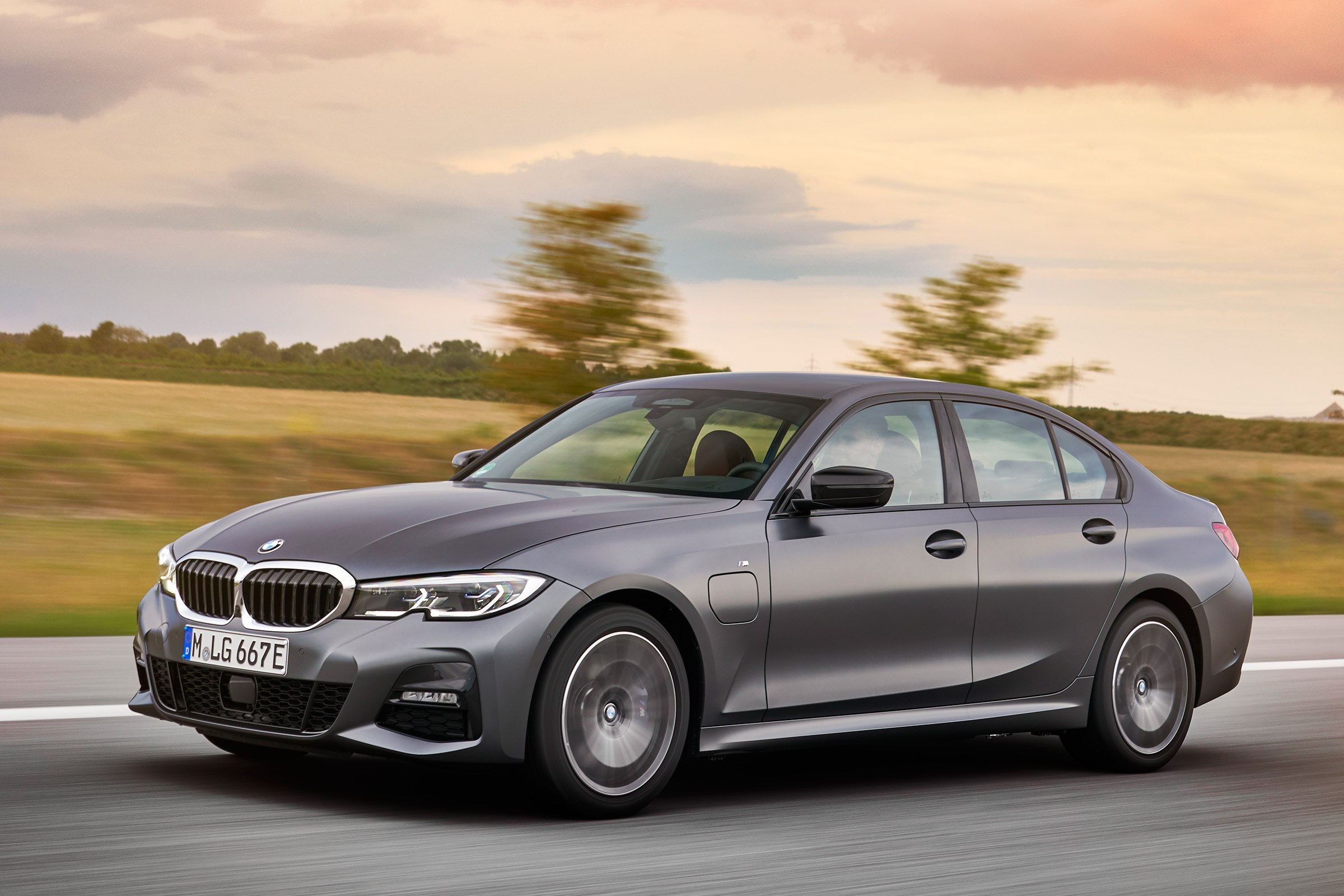 BMW 330e - front tracking