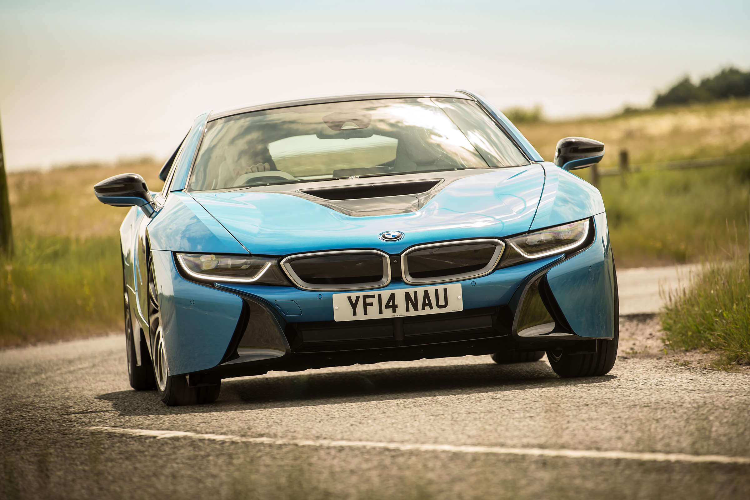 Used BMW i8 - front cornering