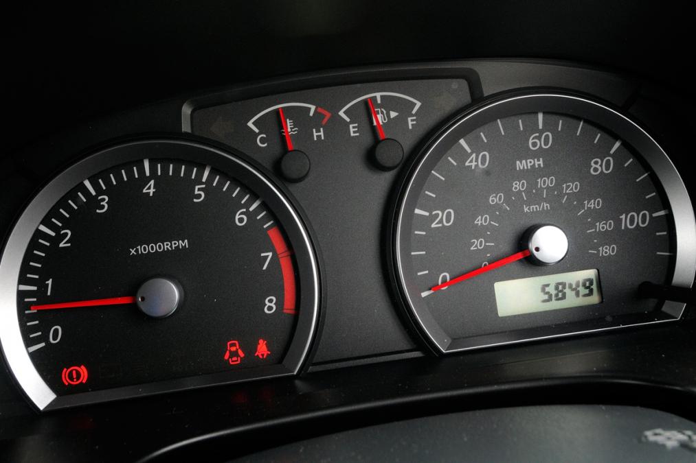 Used Suzuki Jimny - dials