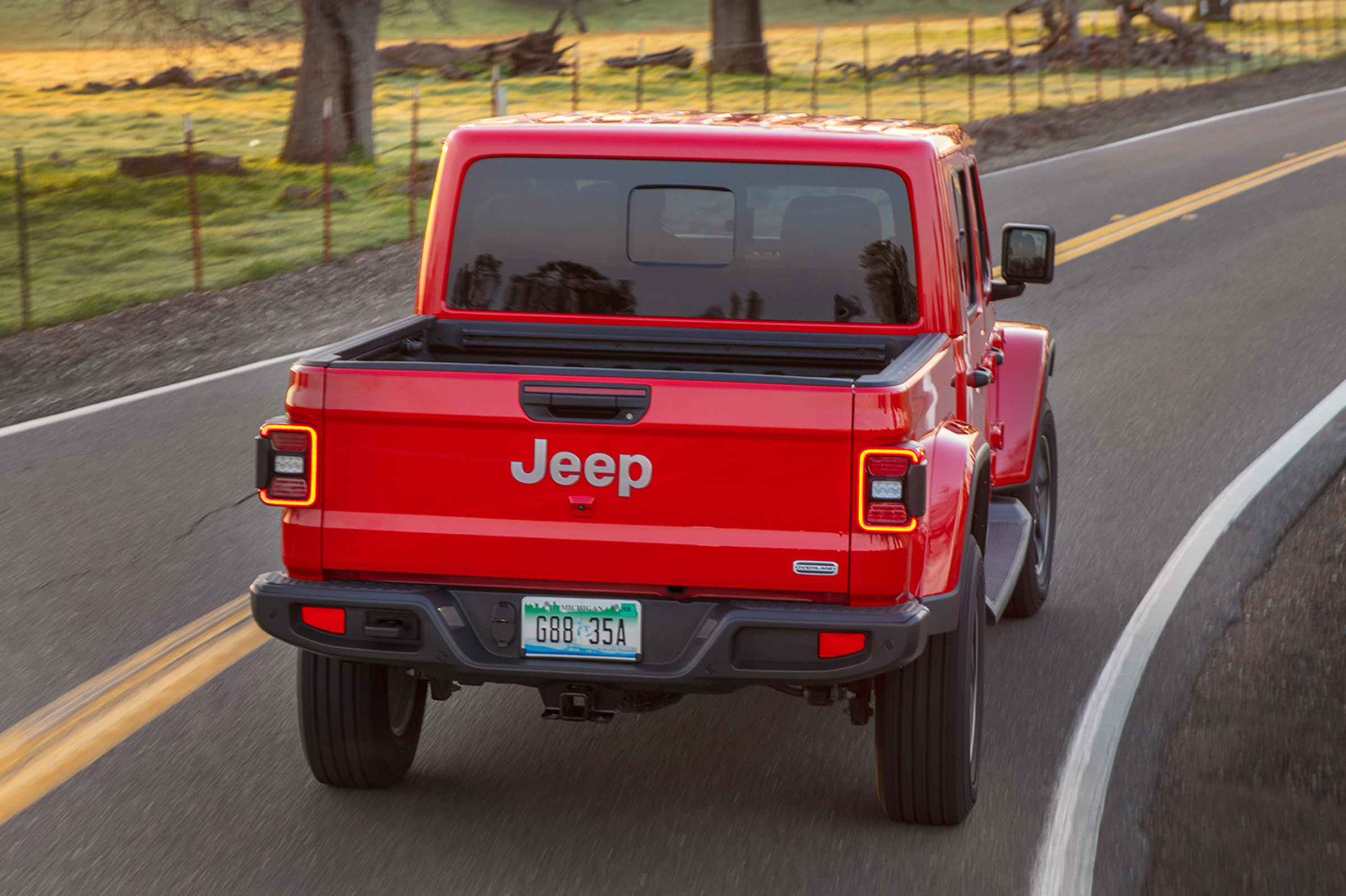 Jeep Gladiator - rear action