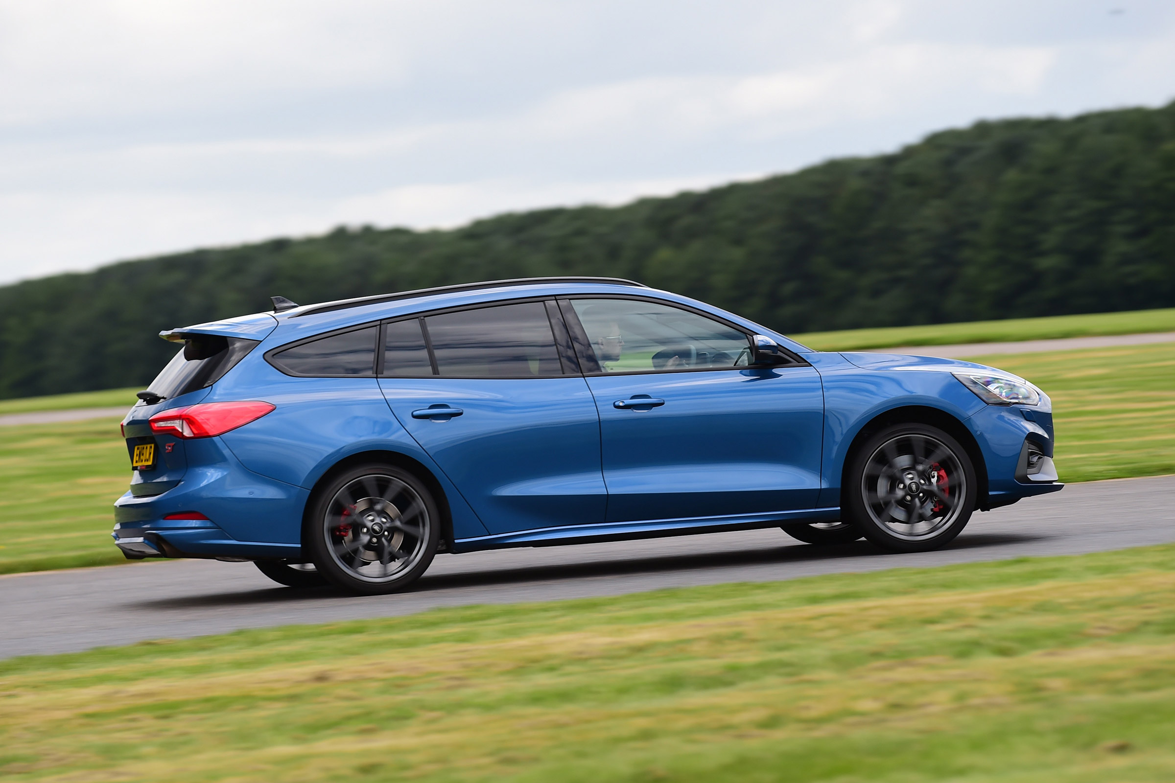 Ford Focus ST Estate - side