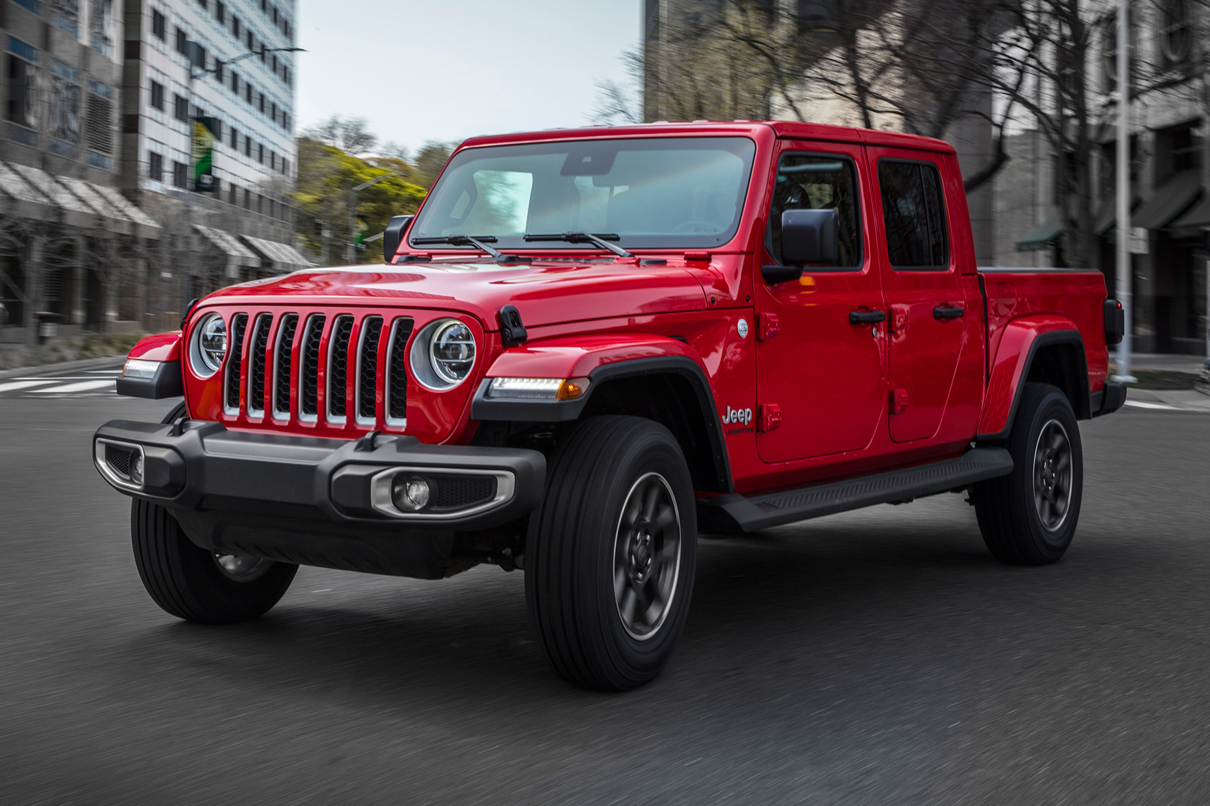Jeep Gladiator - front static