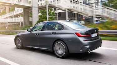 BMW 330e - rear tracking