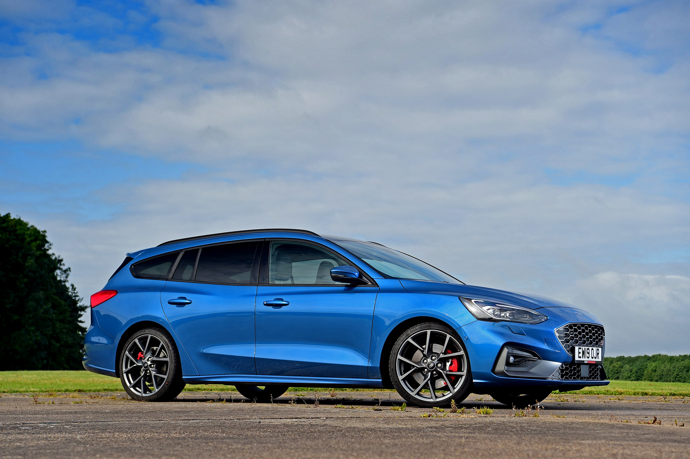 Ford Focus ST Estate - front static