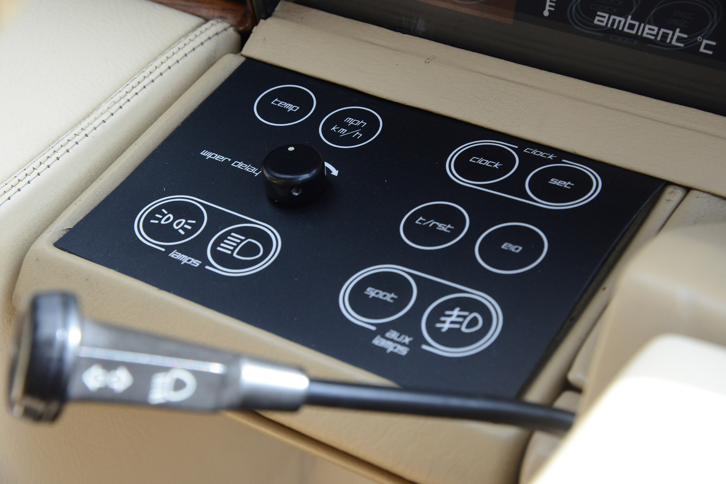 Aston Martin Lagonda - buttons