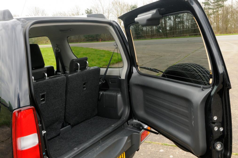 Used Suzuki Jimny - boot
