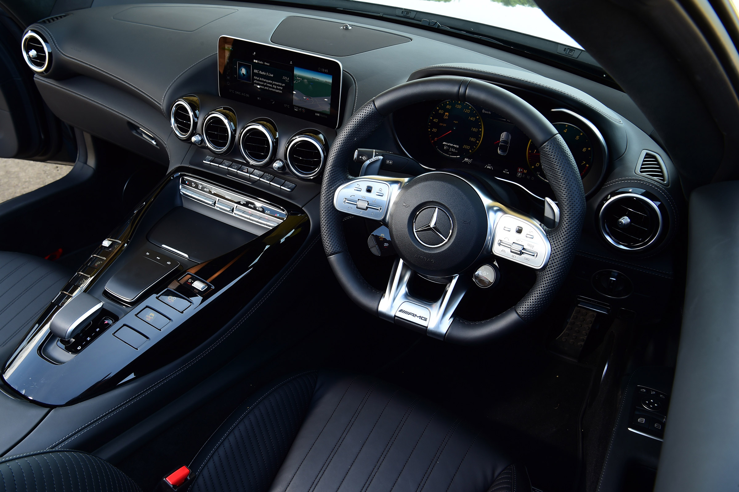 Mercedes-AMG GT Roadster - dash