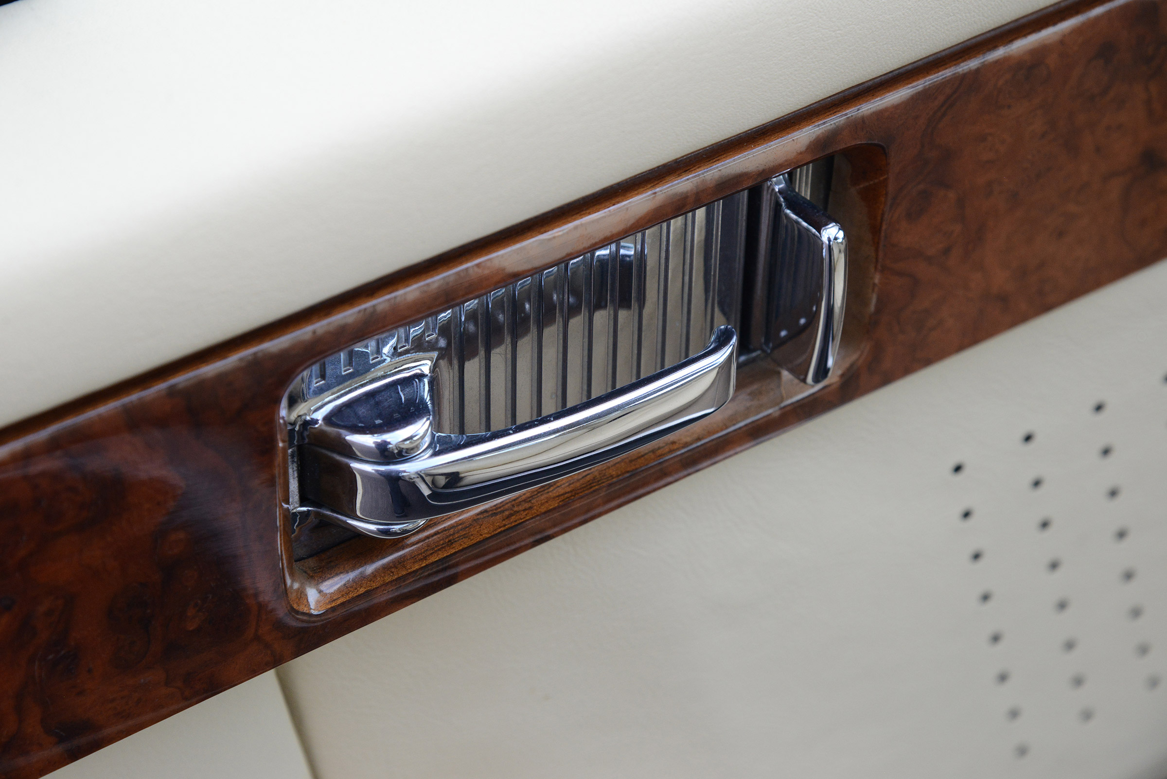 Aston Martin Lagonda - door handle