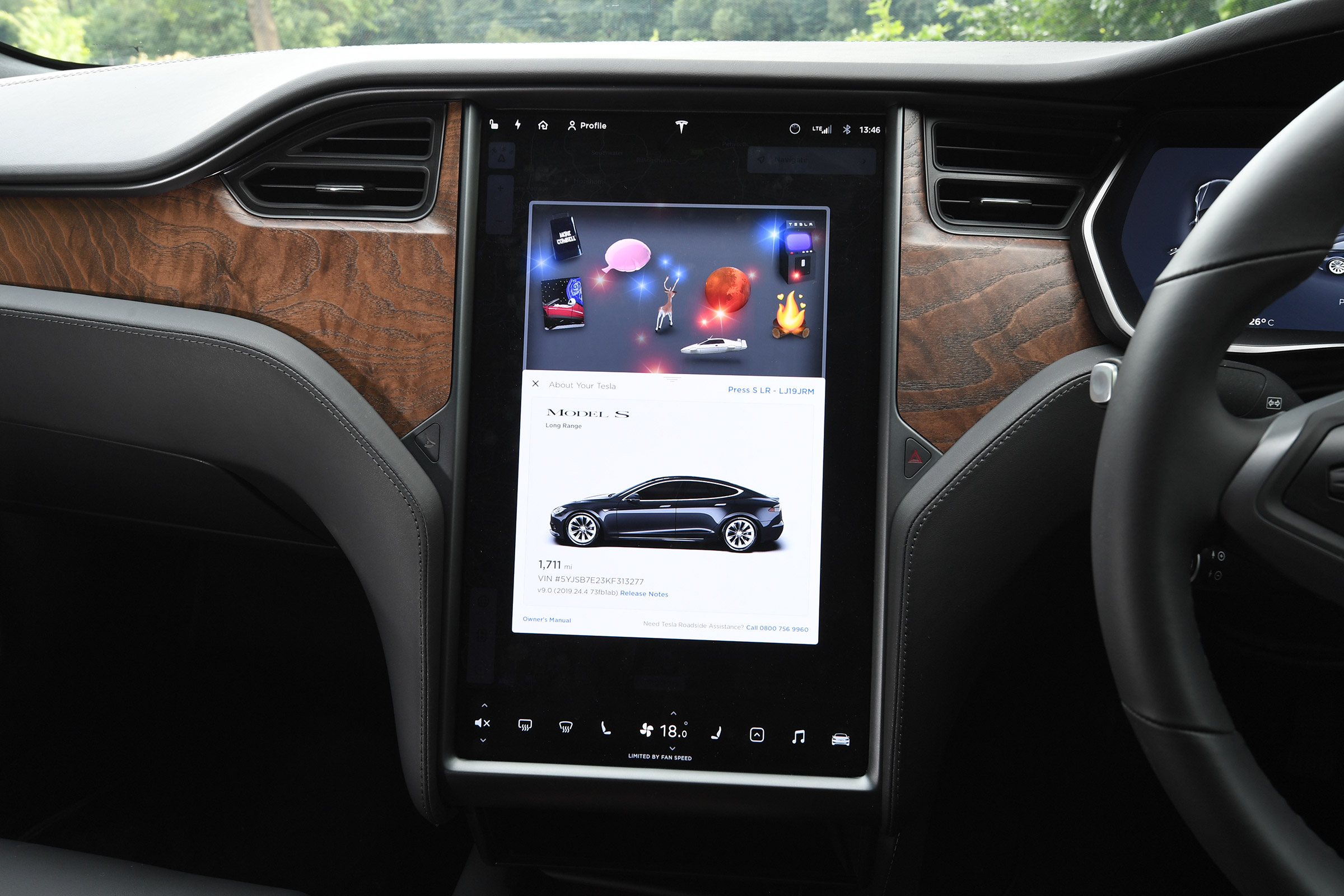 Tesla Model S Long Range - infotainment