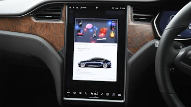 Tesla Model S Long Range - infotainment