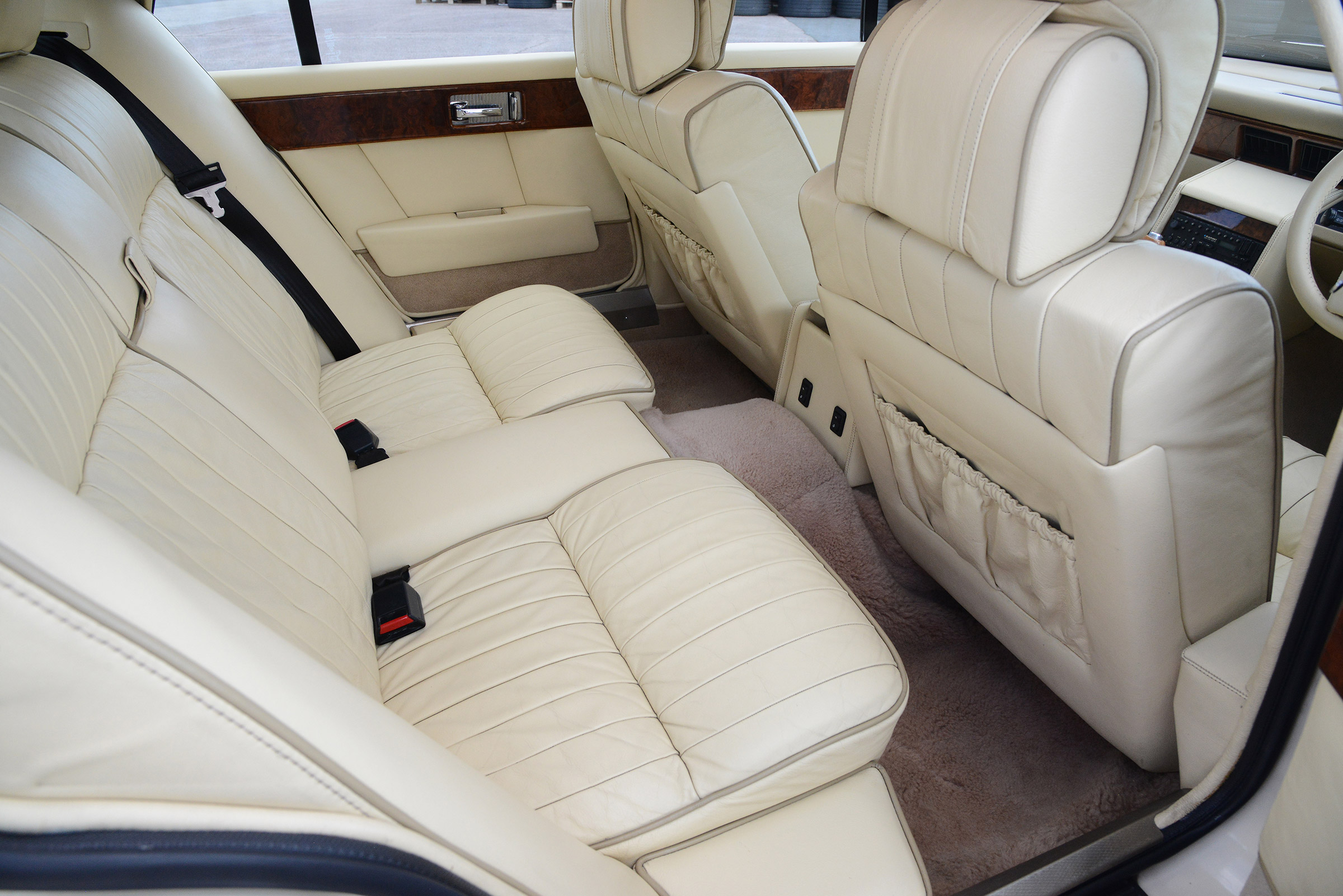 Aston Martin Lagonda - rear seats