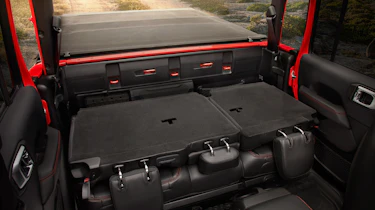 Jeep Gladiator - seats down