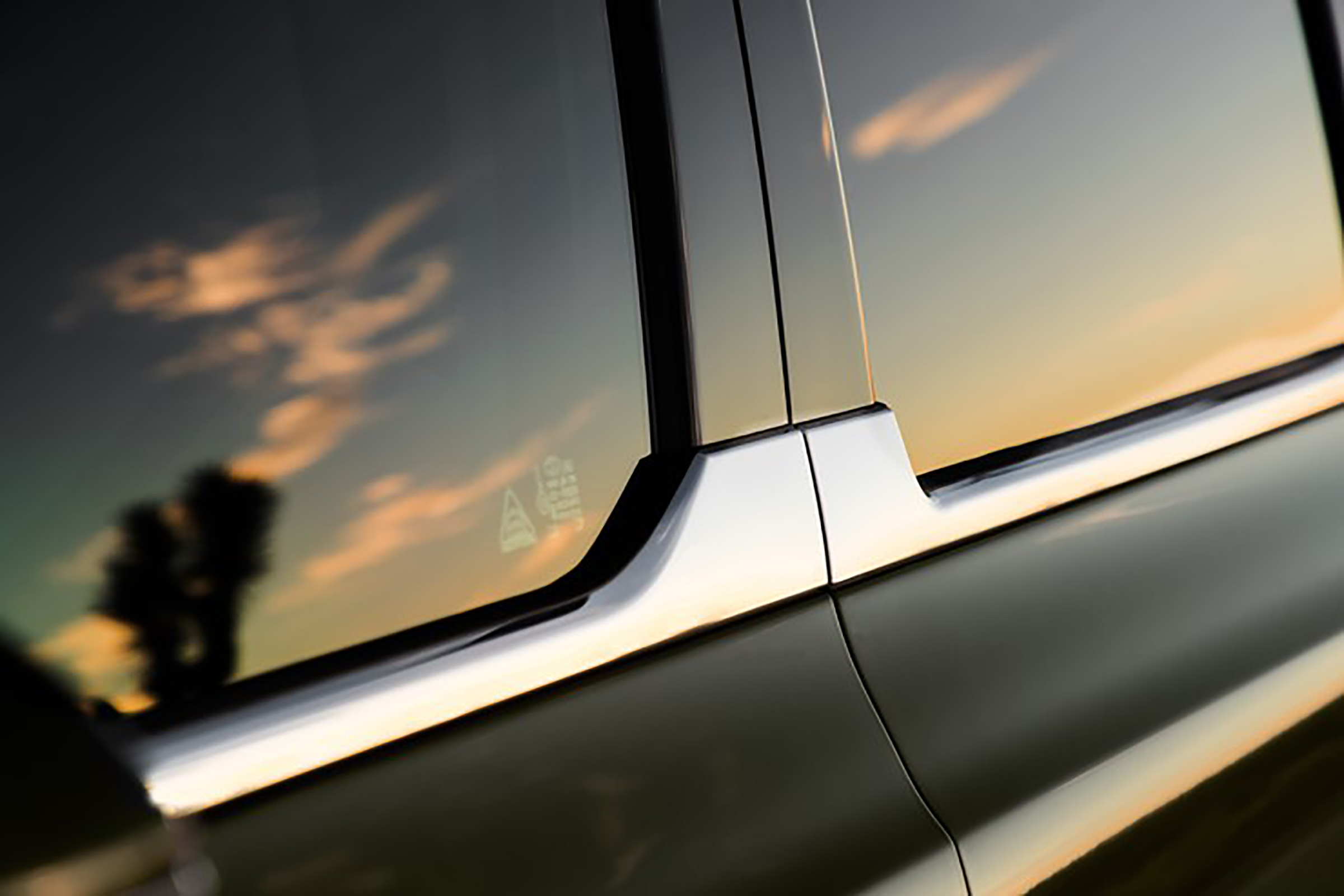 Kia Telluride - side