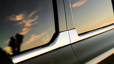 Kia Telluride - side